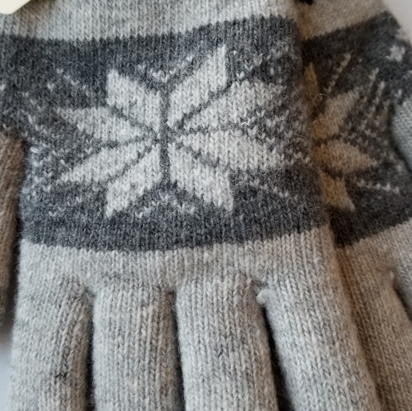 ❗Nordstrom Gray Sherpa Lined Woven Winter Gloves❗ - Picture 5 of 7